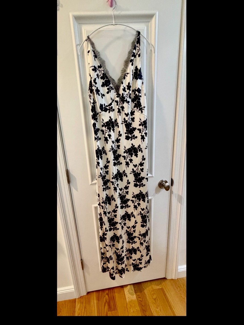 Veronica Beard Silk Black & Cream Floral Slip Dress     Size 10